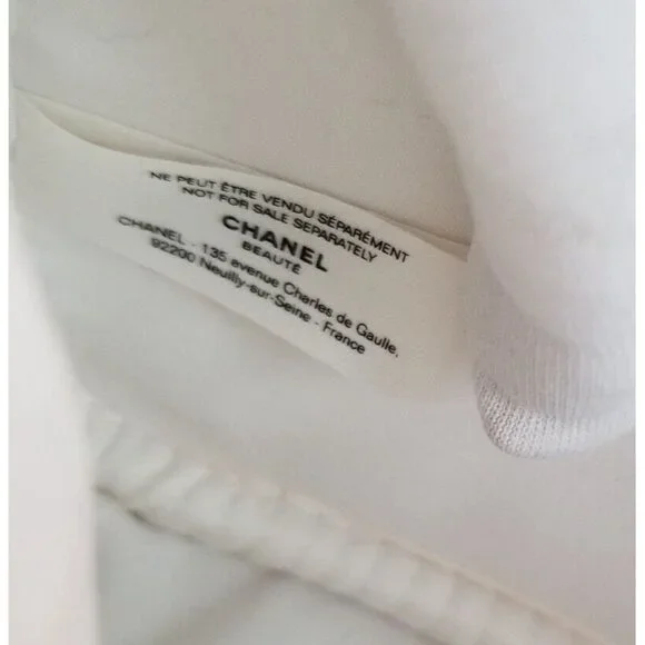 CHANEL Winter White Gold Makeup Bag Pouch 2024 Holiday Limited Edition NIB - Picture 10 of 10